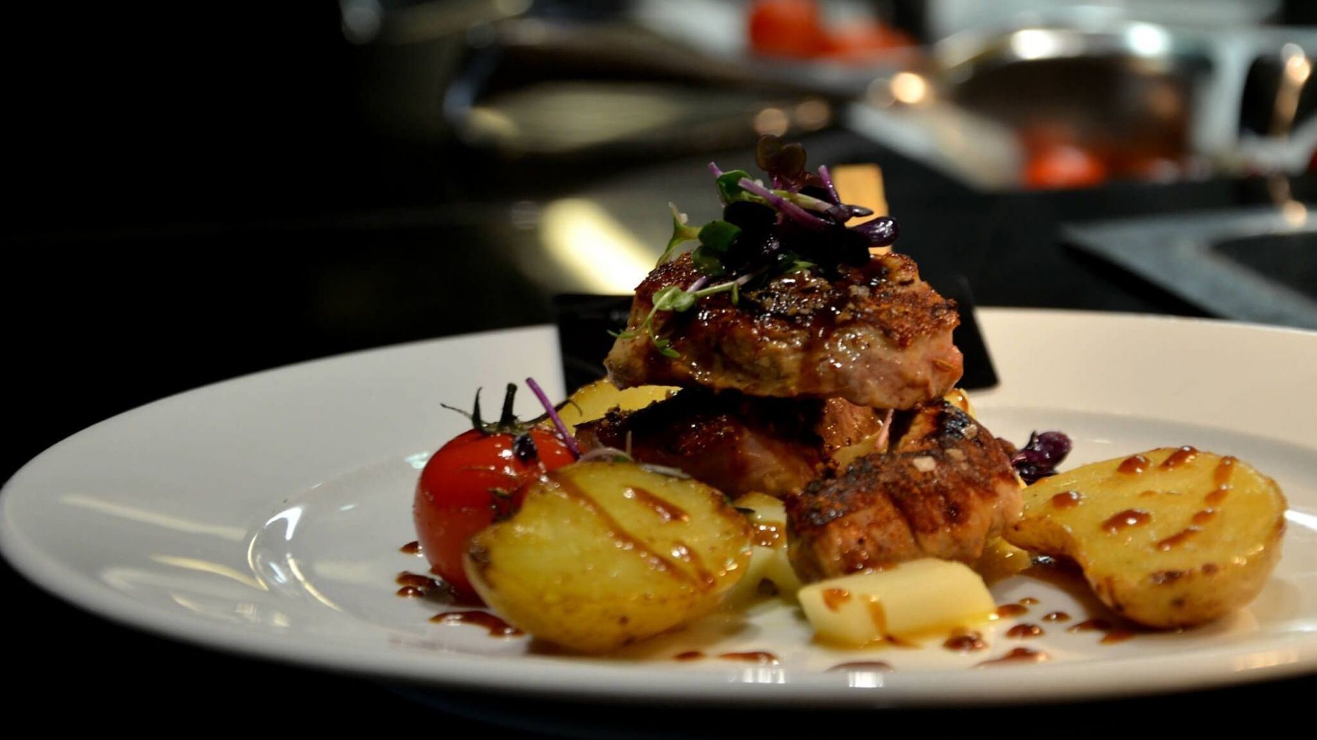 Steakhouse München - SixtySix - Grill & Dine Restaurant